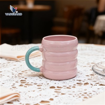 Tasses uniques en céramique de beignet