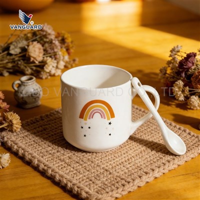 Tasses à café rondes avec cuillère en céramique