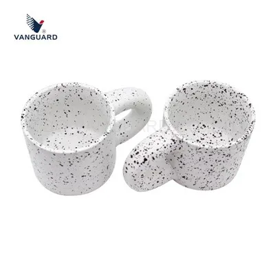 Tasses à grande poignée avec tache