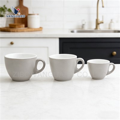 Ensemble de tasses à café en porcelaine